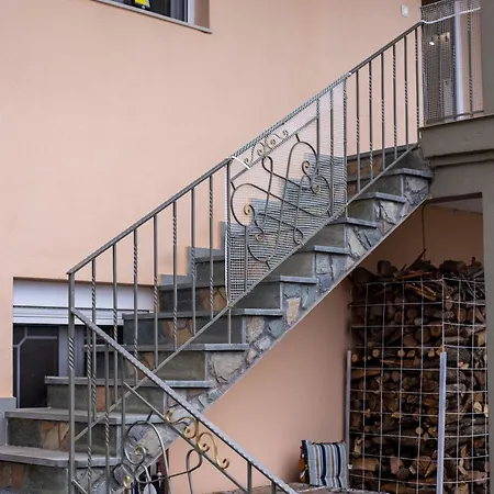 Eleni's Agios Vissarion