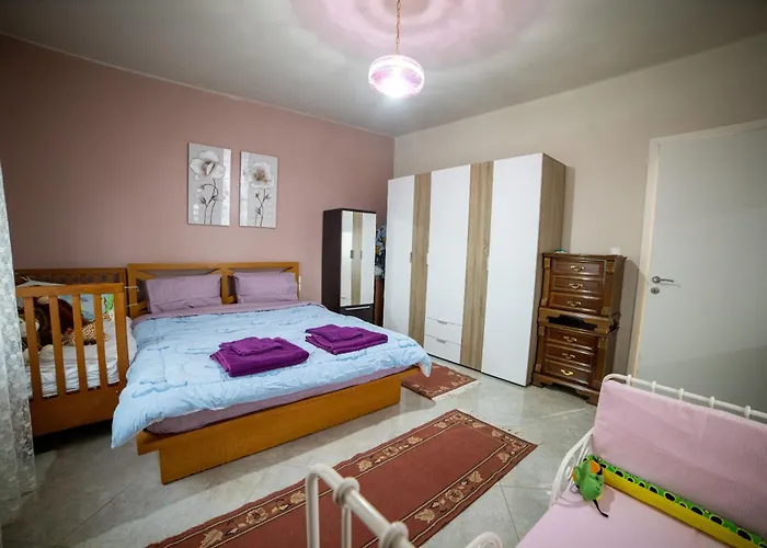 Eleni's Agios Vissarion